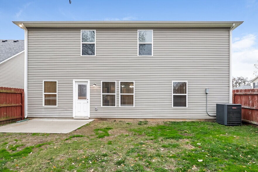 Building Photo - 726 Elderberry Way