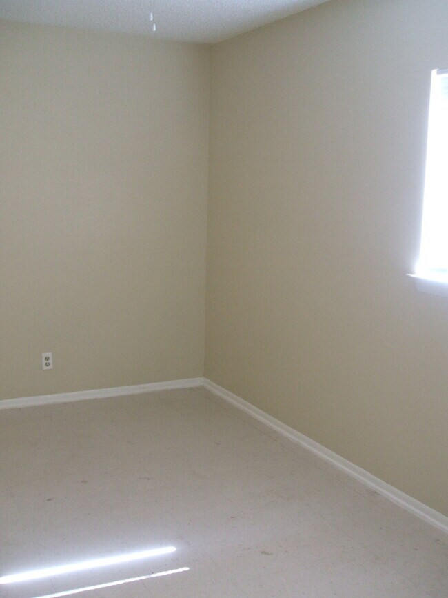 Building Photo - 5920 Mission Sunrise