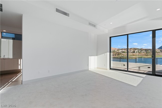 Building Photo - 66 Lakefront Dr