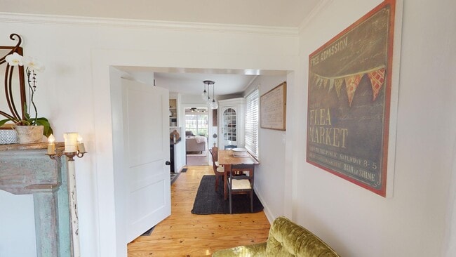 Building Photo - Sylvan Park Fully Furnished Home and Guest House-Shorter Term Leases Available!