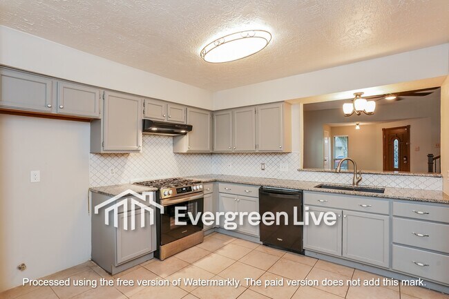 Building Photo - 11731 Yearling Dr