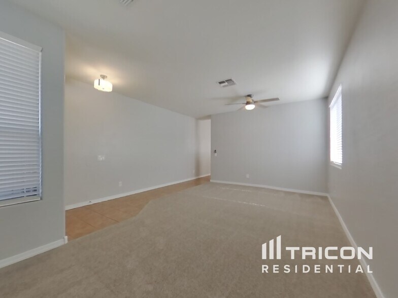 Building Photo - 17220 W Lundberg St