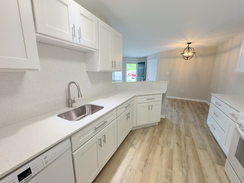 Building Photo - 185 Lindfield Cir