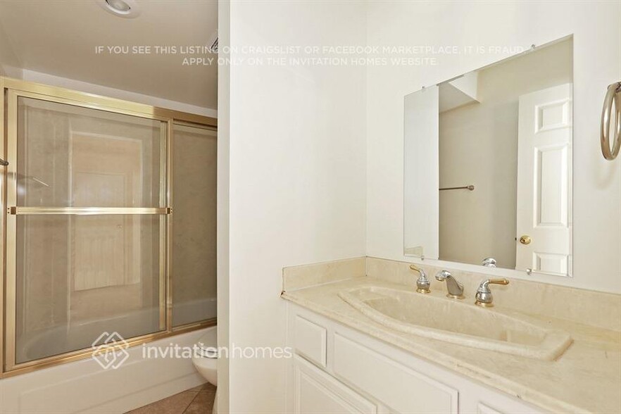 Building Photo - 20325 Calhaven Dr