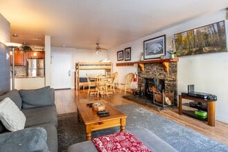 Building Photo - Flexible Furnished Rental Near Eagle Lodge
