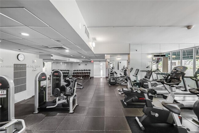 Building Photo - 888 Brickell Key Dr