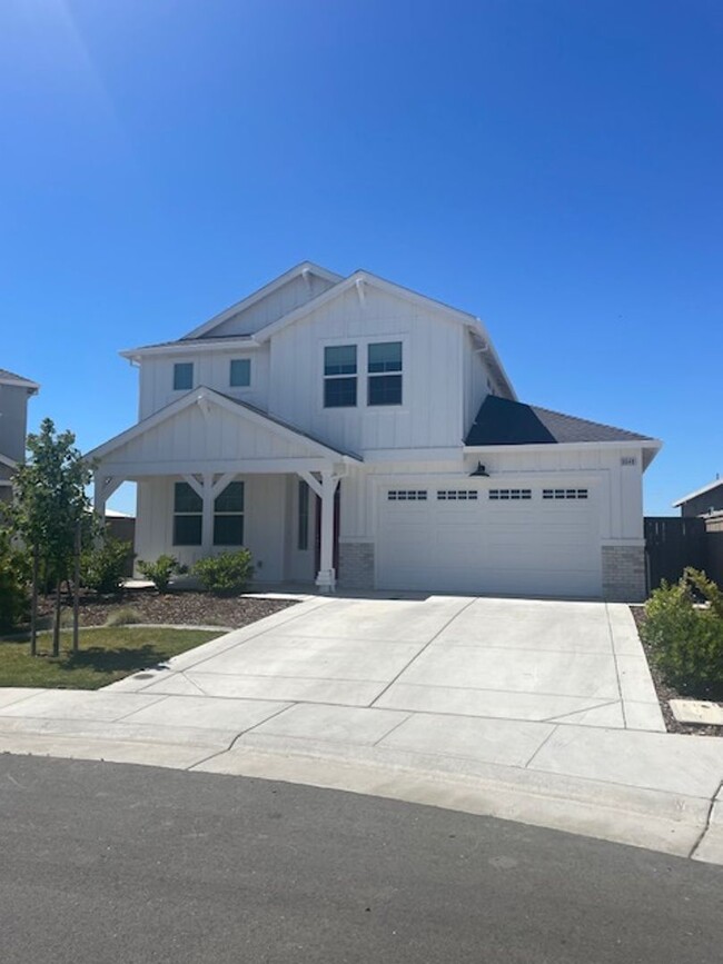 Building Photo - Bright Contemporary Solar Home In Roseville