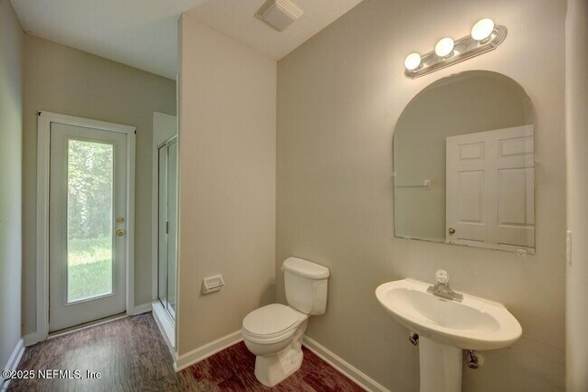 Building Photo - 14014 Summer Breeze Dr