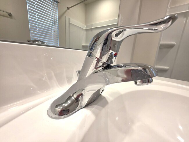 Building Photo - 1120 Wintermead Lp