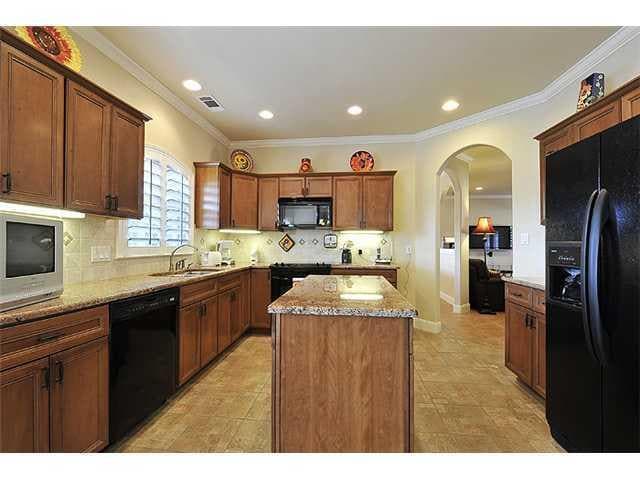 Building Photo - 644 Newport Dr