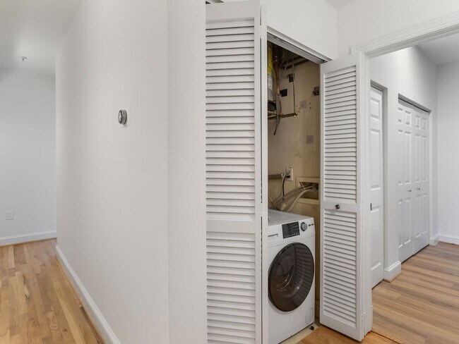 Building Photo - Charming 2BR/2BA Condo Near U Street with Modern Finishes and Prime Location