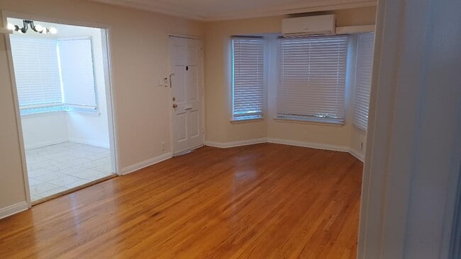 Living Room - 12143 Moorpark St