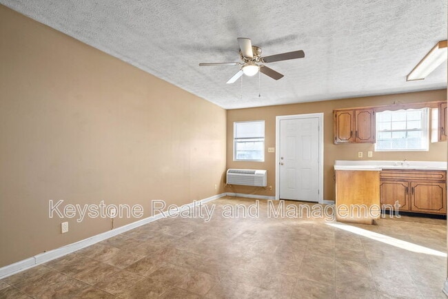 Building Photo - 308 Thompsonville Ln