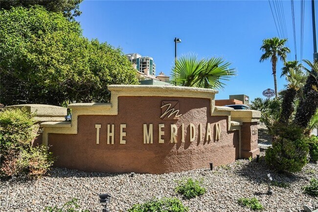 Building Photo - 220 E Flamingo Rd