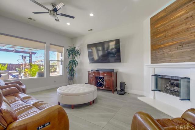 Building Photo - 262 Avenida Loretta