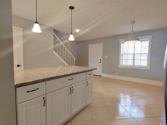 Building Photo - 11550 Chimney Rock Rd