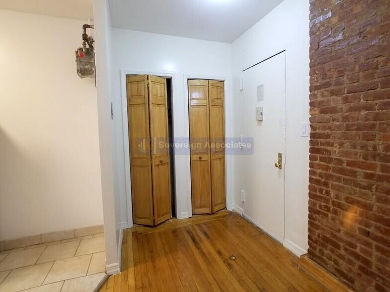 Building Photo - 715 W 172nd St