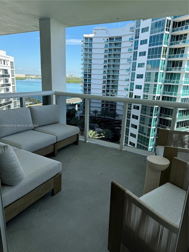 Building Photo - 10275 Collins Ave