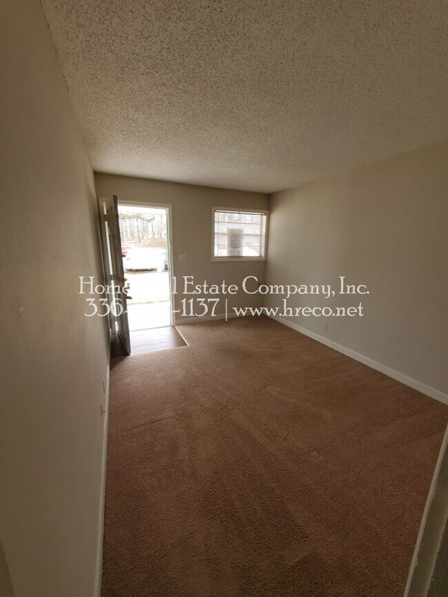 Building Photo - 135 Wall St