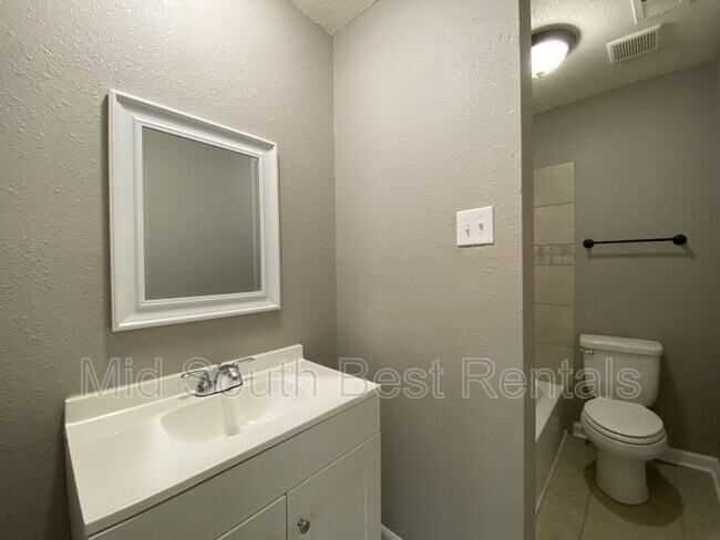 Building Photo - 5475 Apple Blossom Dr