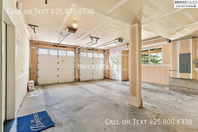 Building Photo - Luxurious 4-bedroom home in Sammamish with...
