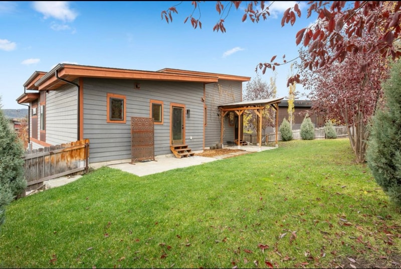 Building Photo - 65 Armory Rd