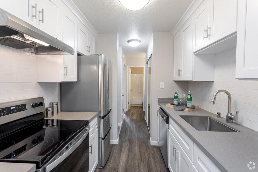 660 Kitchen - The Arbor