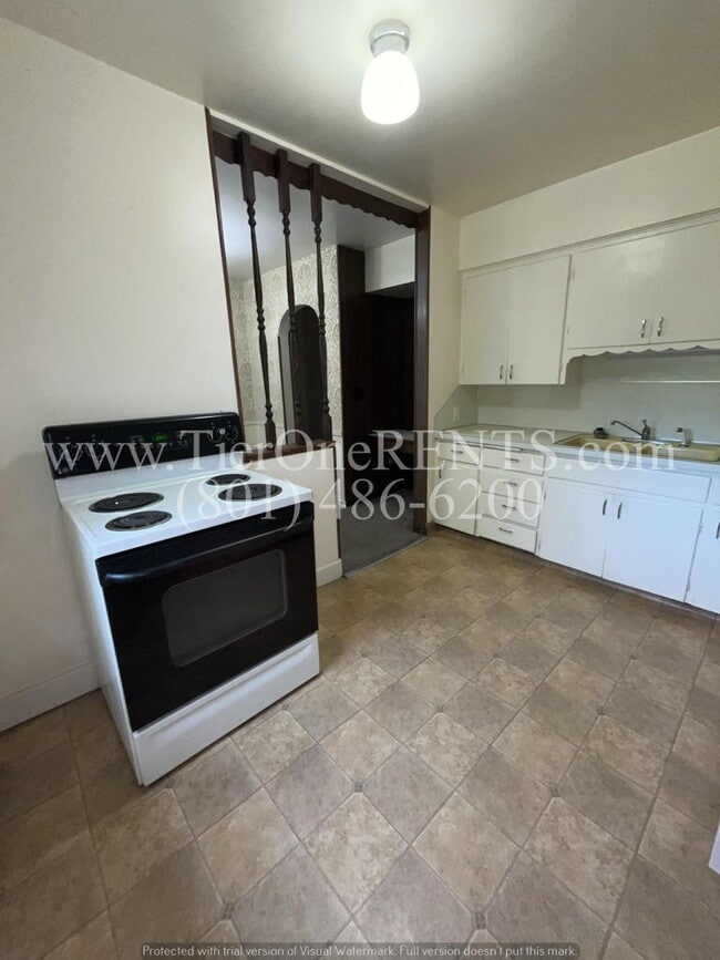 Building Photo - This property offers a NO DEPOSIT option a...