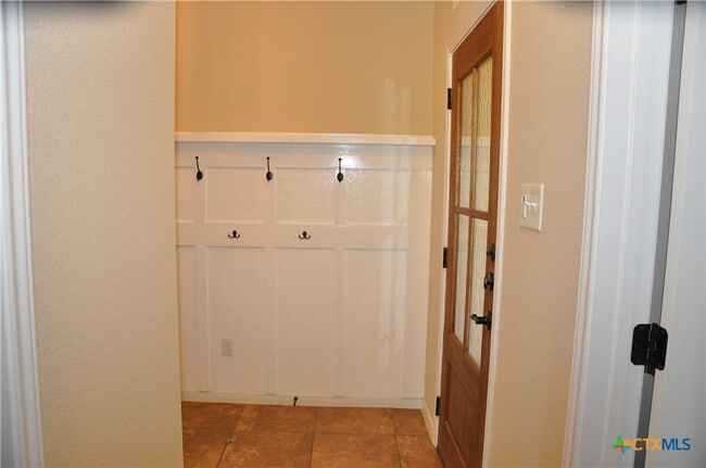 Building Photo - 5603 Drury Ln