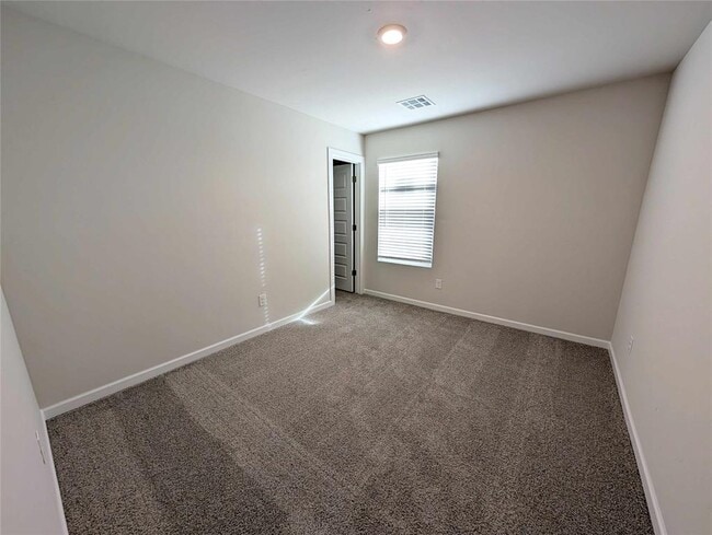 Building Photo - 2917 Ember Dr