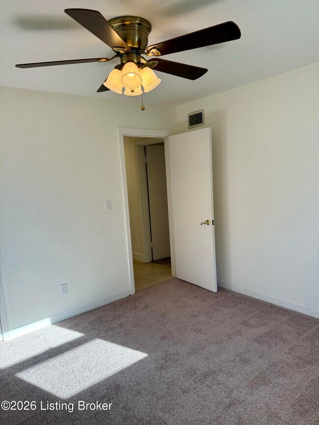 Building Photo - 4701 Palma Rd