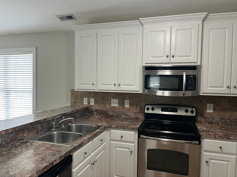 Building Photo - 4323 Blazing Star Ln
