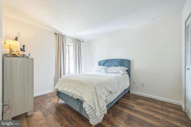 Building Photo - 250 Fir Tree Ct