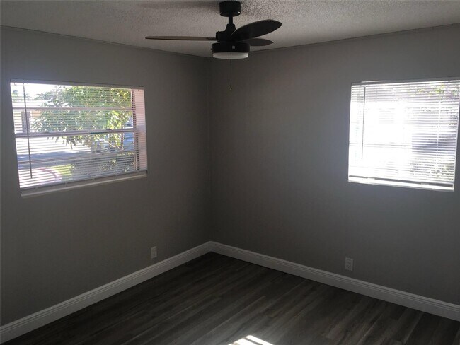 Building Photo - 720 N 66th Ter HOLLYWOOD, FL 33024