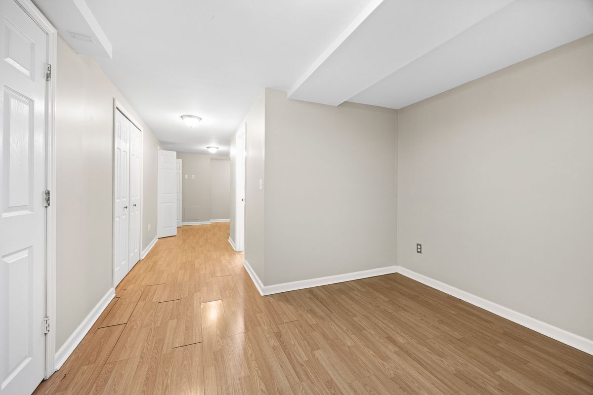 Building Photo - 67 Brentwood Dr