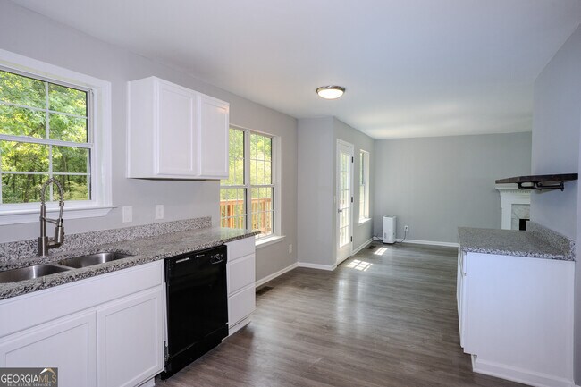 Building Photo - 3043 Saddle Creek Dr