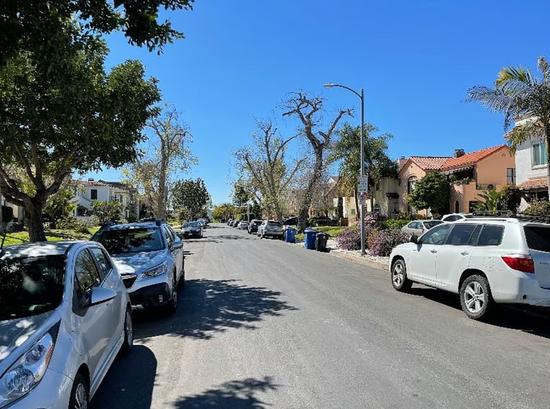 Building Photo - 1220 S Woods Ave