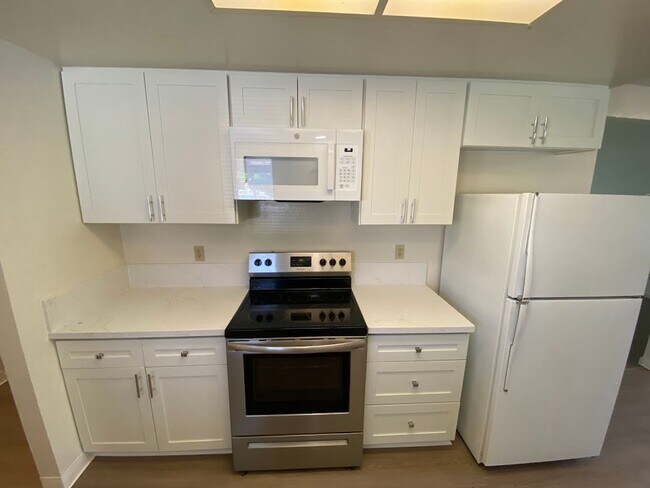 Building Photo - 3 Bedroom 2 Bath Home In Rosemont Open House Friday May 8th 4-4:30 PM
