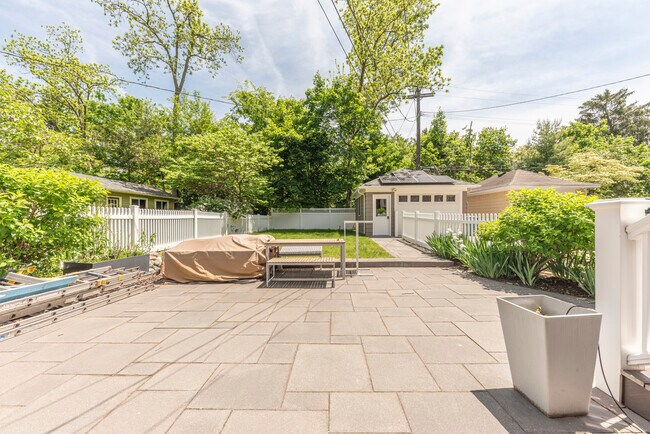 Building Photo - 1111 Olivia Ave