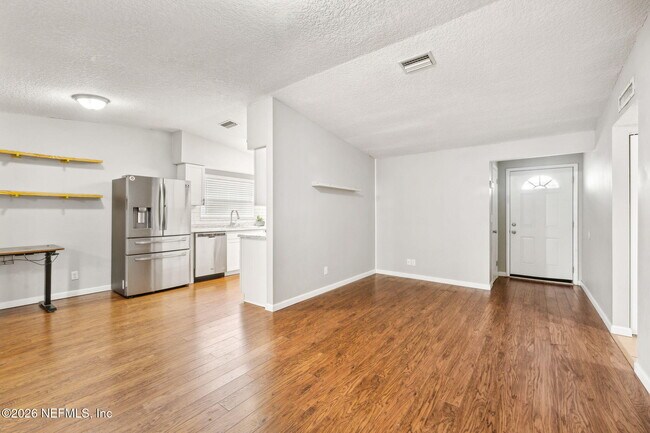 Building Photo - 7600 Pheasant Run Dr