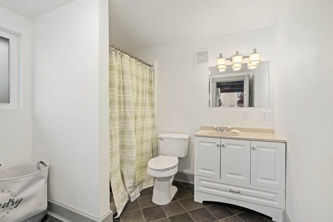 Primary Photo - 109 Harrison St
