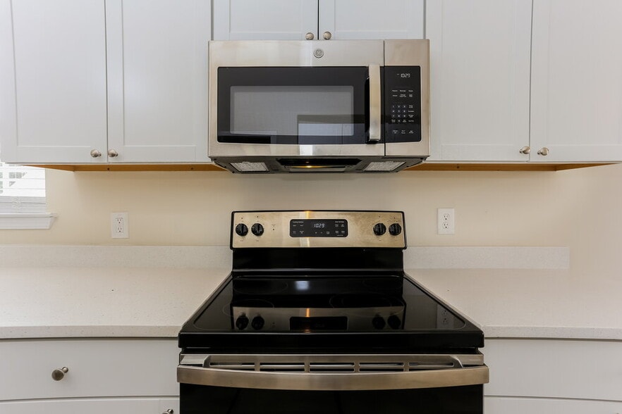 Building Photo - 2376 Carousel Park Dr