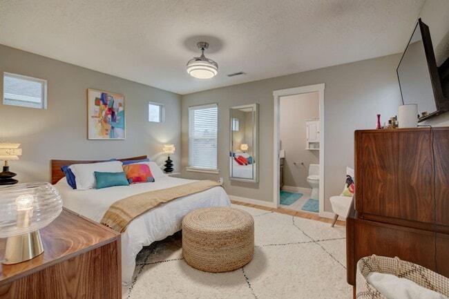 Building Photo - Sophisticated SE Boise Home Close To Downtown Boise