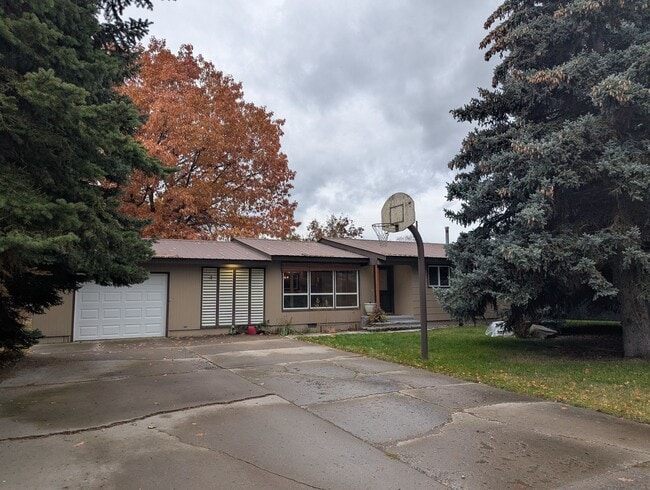 Primary Photo - 1460 Marjorie St