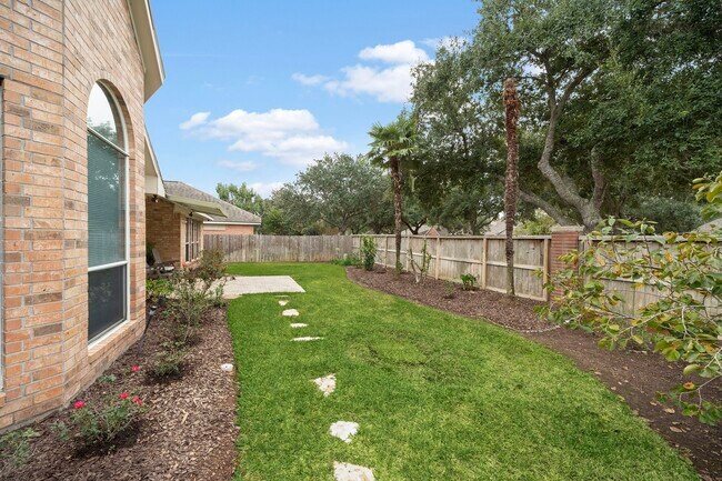 Building Photo - 4910 Bellmead Dr