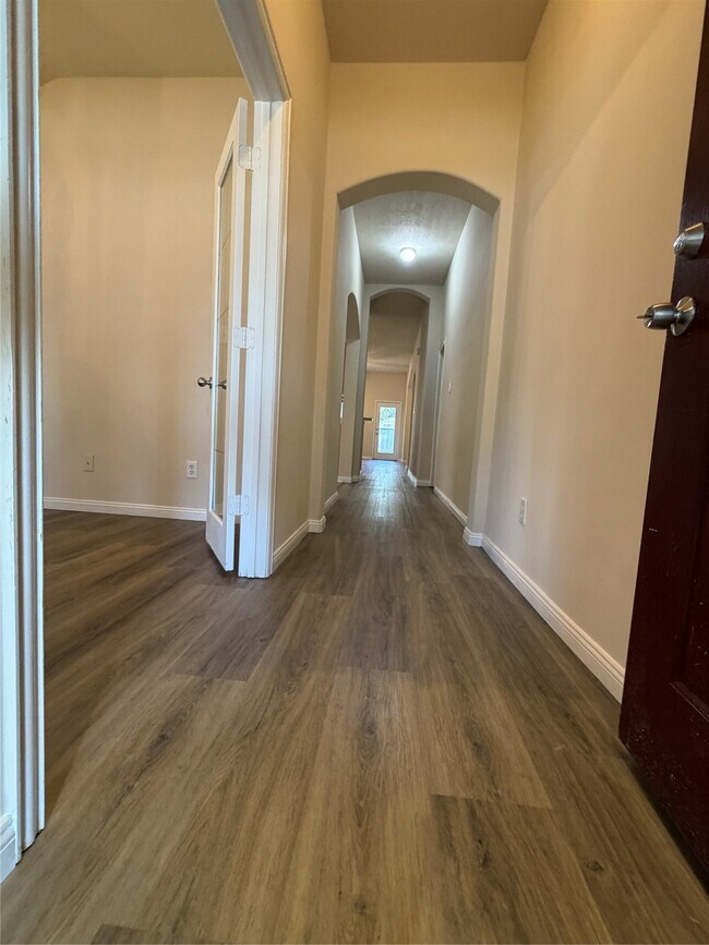 Building Photo - 4734 Lonestone Cir