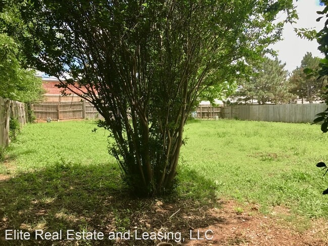 Building Photo - 3 br, 2 bath House - 10604 N. MAJOR AVE