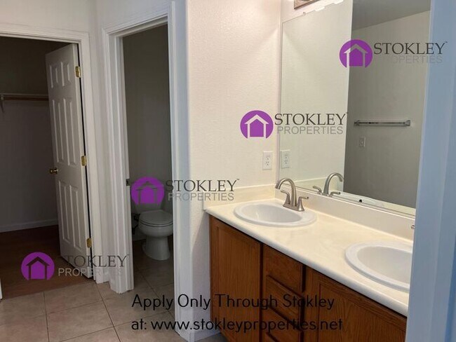 Building Photo - 1 Addison Ct