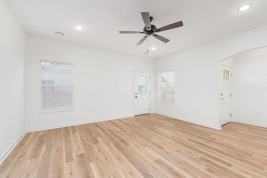 Building Photo - 2436 Pronghorn St