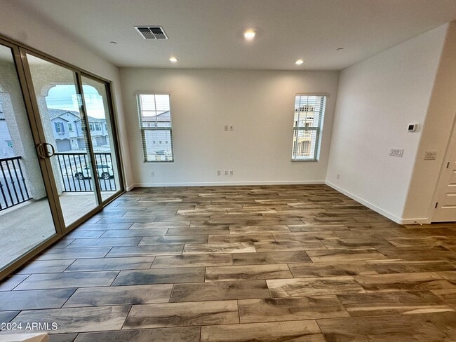 Building Photo - 4043 E Brisa Dr